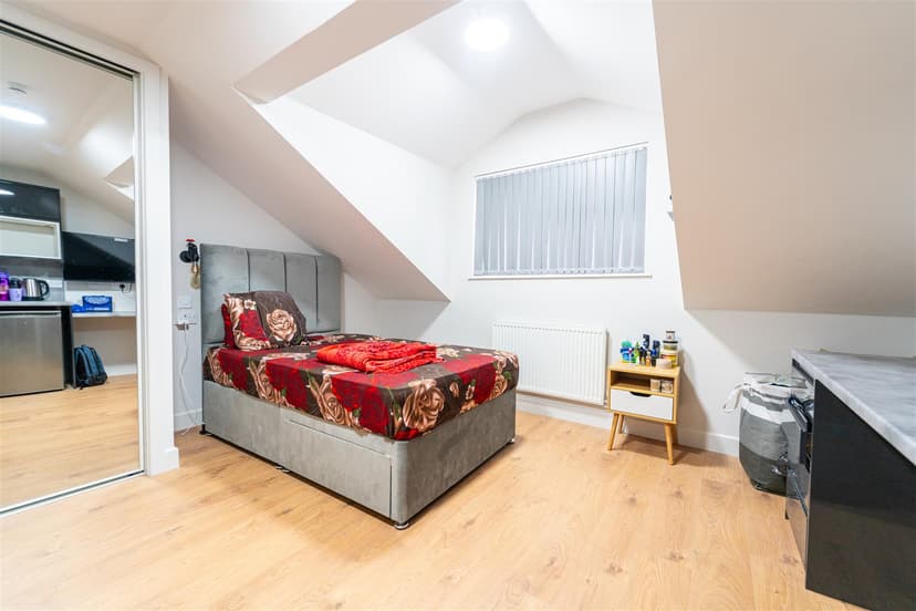 121, Hubert Road - Image 19