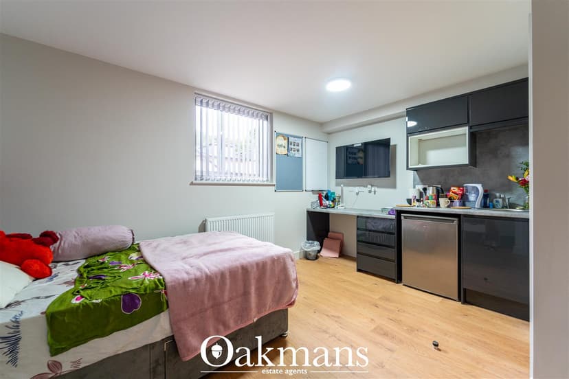 121, Hubert Road - Image 15