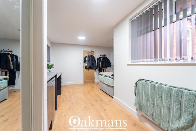 121, Hubert Road - Image 13