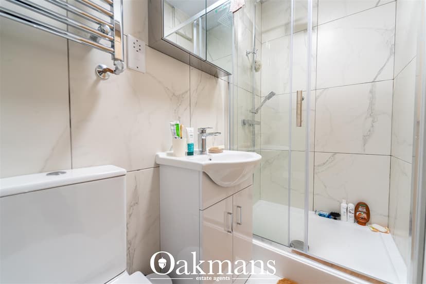 121, Hubert Road - Image 4