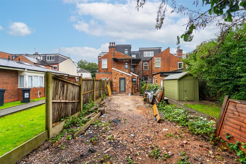 121, Hubert Road - Image 3