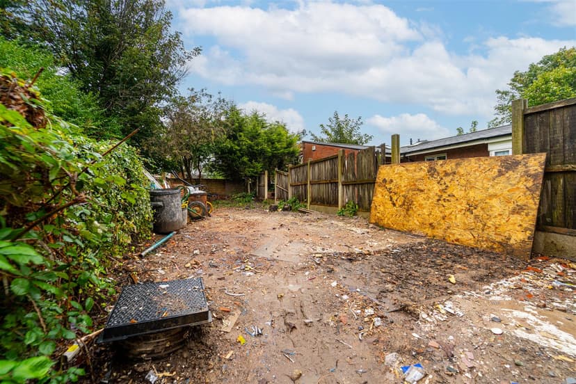 121, Hubert Road - Image 1