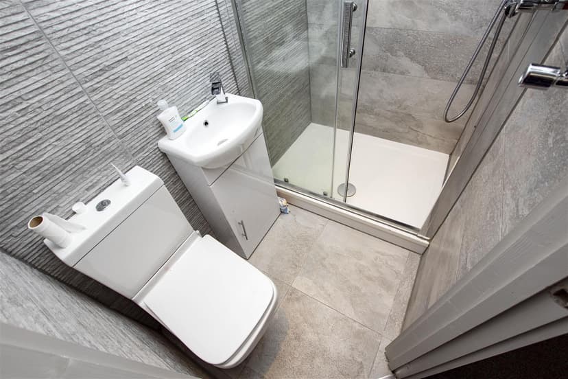 49, Harrow Road - Image 3