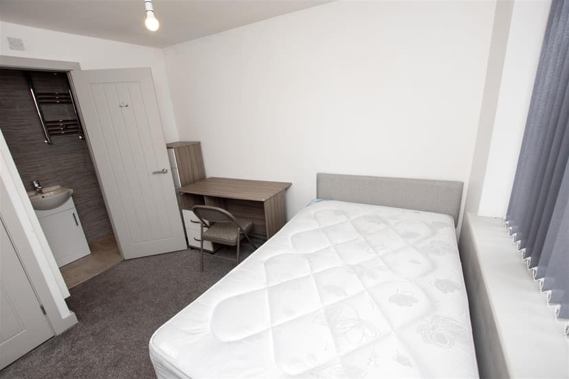 130, Heeley Road - Image 9