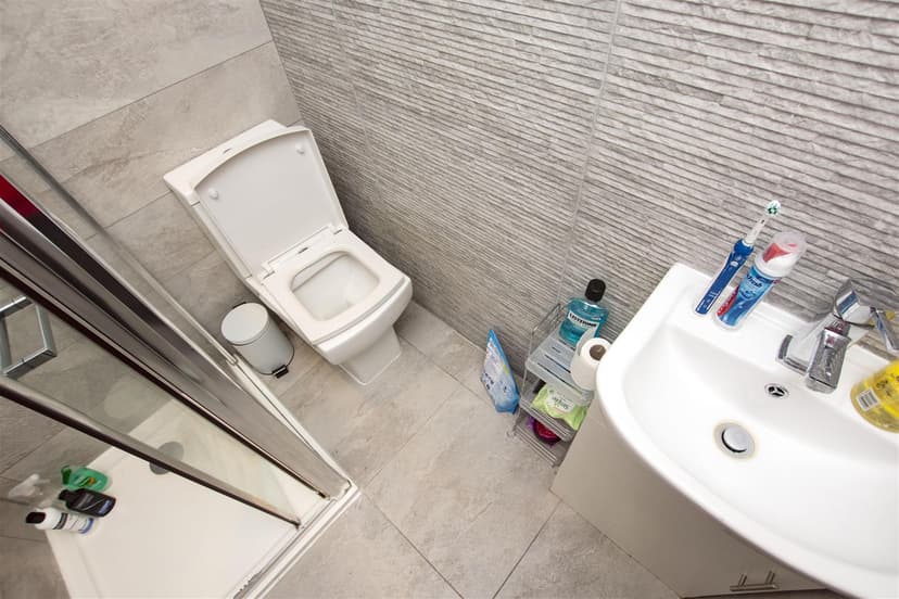 130, Heeley Road - Image 2