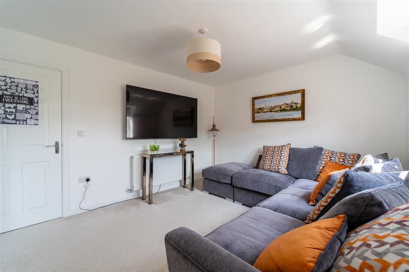 Flat 8, Heroes Drive - Image 9