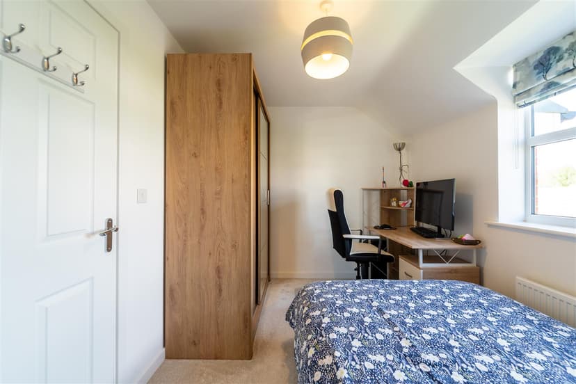 Flat 8, Heroes Drive - Image 7