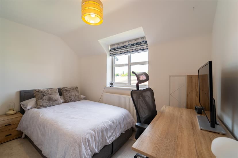 Flat 8, Heroes Drive - Image 6