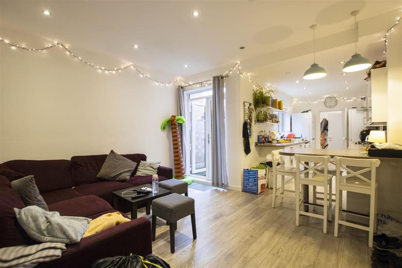 72, Raddlebarn Road - Image 11
