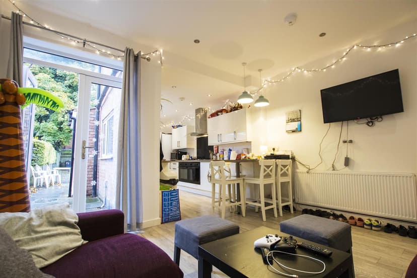 72, Raddlebarn Road - Image 10