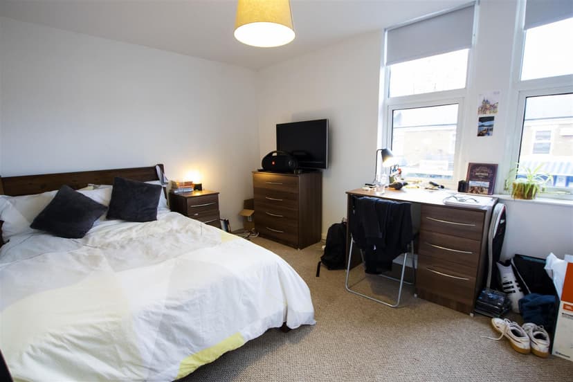 72, Raddlebarn Road - Image 6