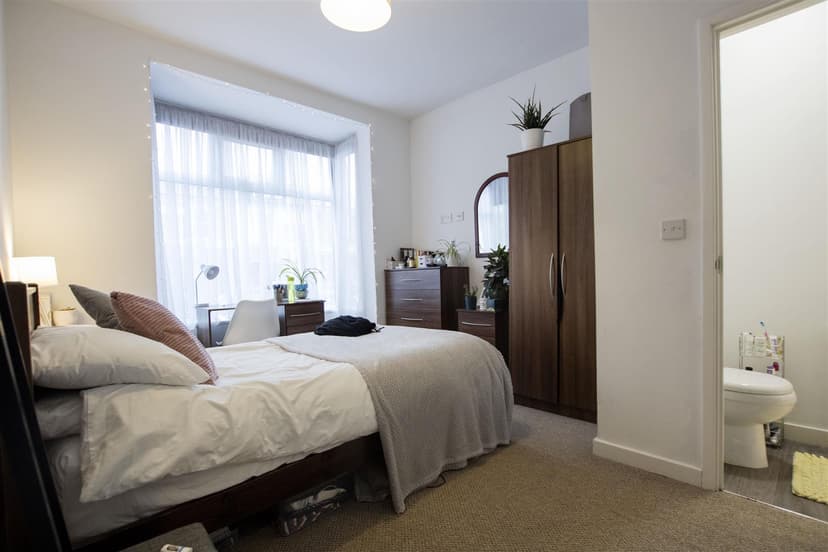 72, Raddlebarn Road - Image 5