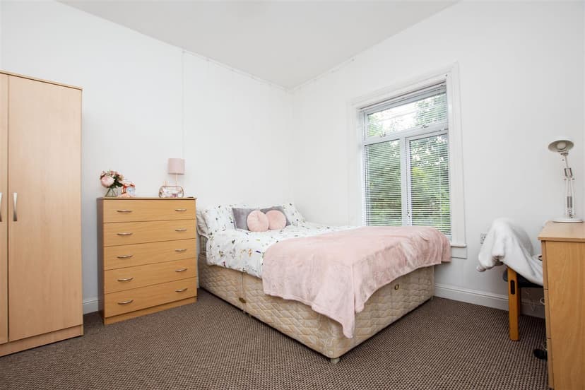 330, Tiverton Road - Image 10