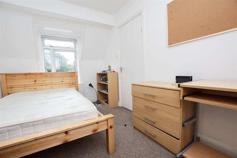 330, Tiverton Road - Image 8