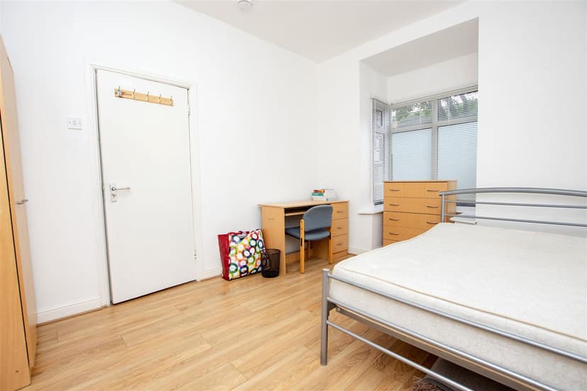 330, Tiverton Road - Image 7