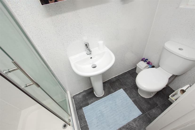 330, Tiverton Road - Image 3