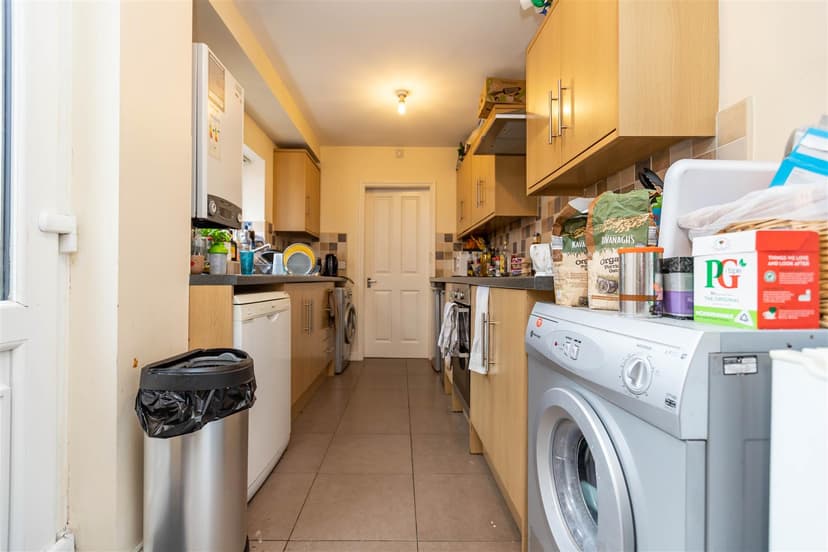 63, Hubert Road - Image 20