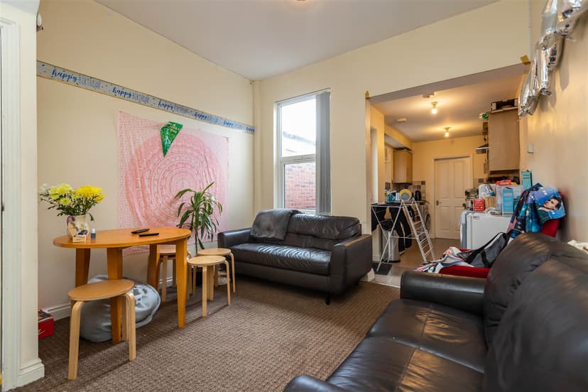 63, Hubert Road - Image 18