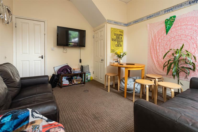 63, Hubert Road - Image 17