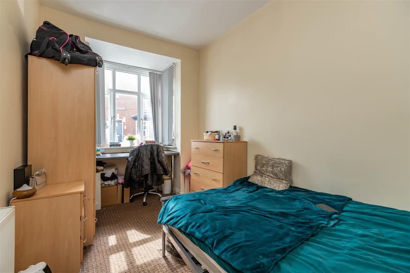 63, Hubert Road - Image 16