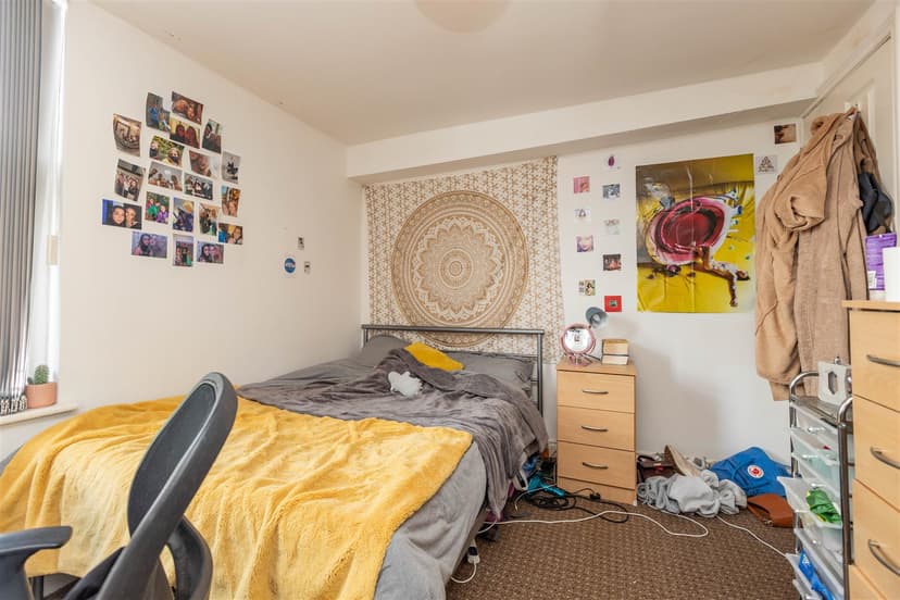63, Hubert Road - Image 12