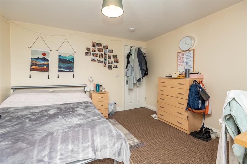63, Hubert Road - Image 10
