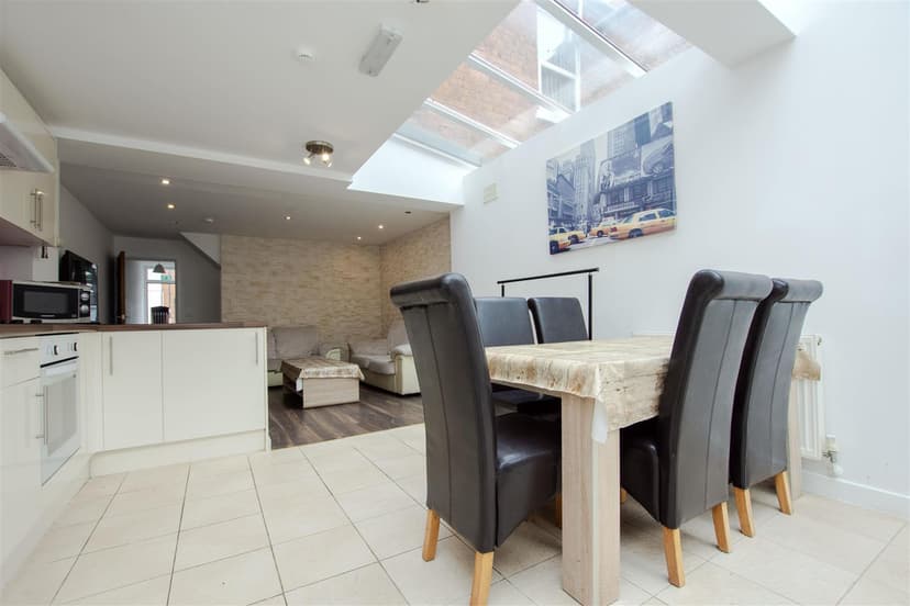 186, Hubert Road - Image 15