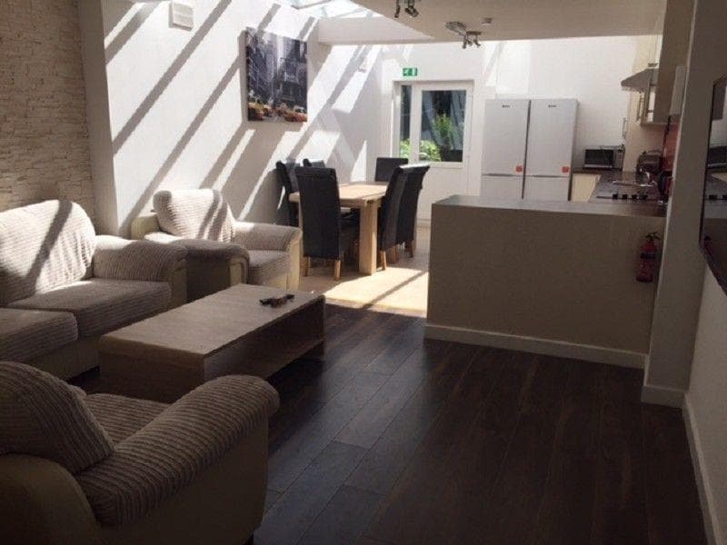 186, Hubert Road - Image 13