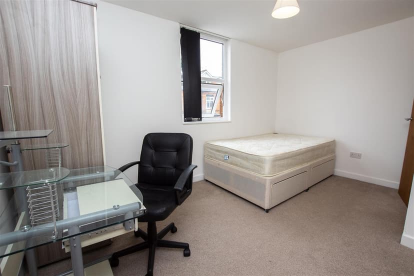 186, Hubert Road - Image 7