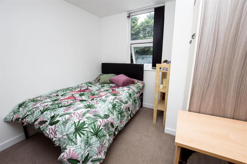 186, Hubert Road - Image 6