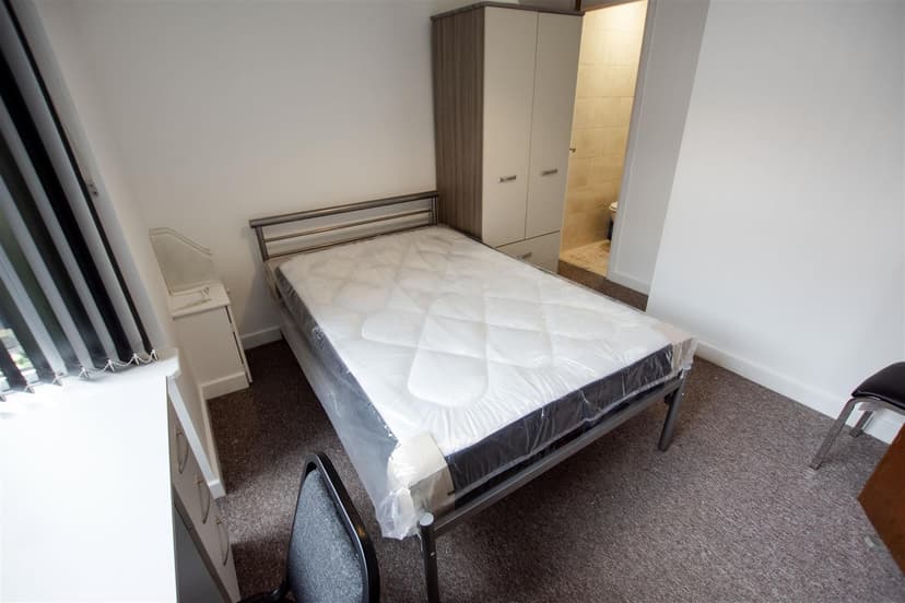 186, Hubert Road - Image 5