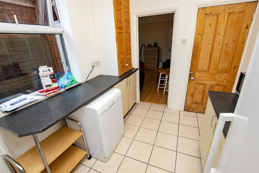 140, Raddlebarn Road - Image 11
