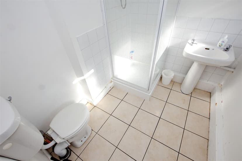 140, Raddlebarn Road - Image 2