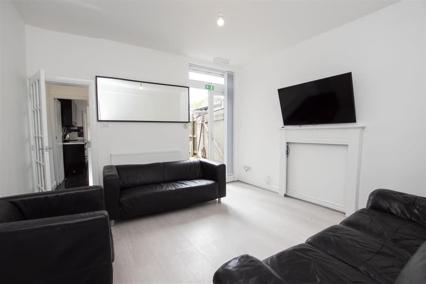 122, Gristhorpe Road - Image 11