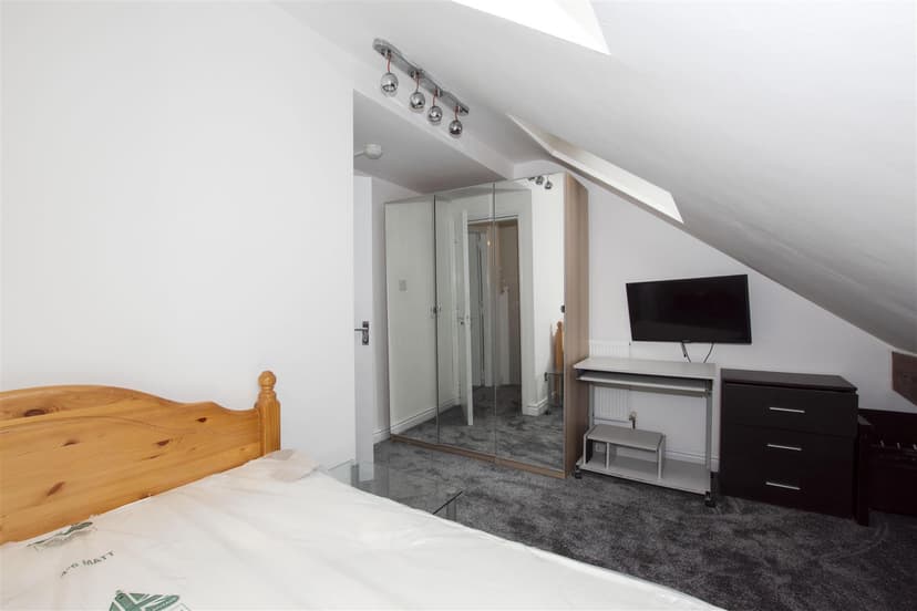 122, Gristhorpe Road - Image 6