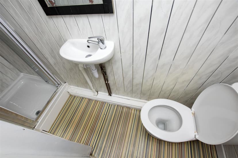 122, Gristhorpe Road - Image 1