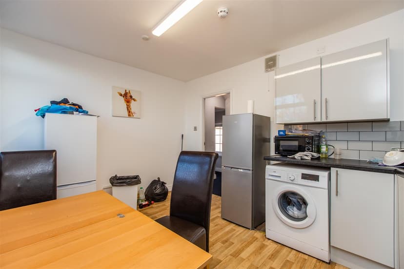 Flat 2, Bristol Road - Image 12