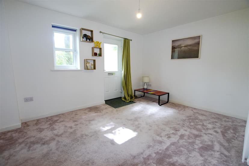 Apartment 1, Cowdray Court, Tanners Way - Image 5