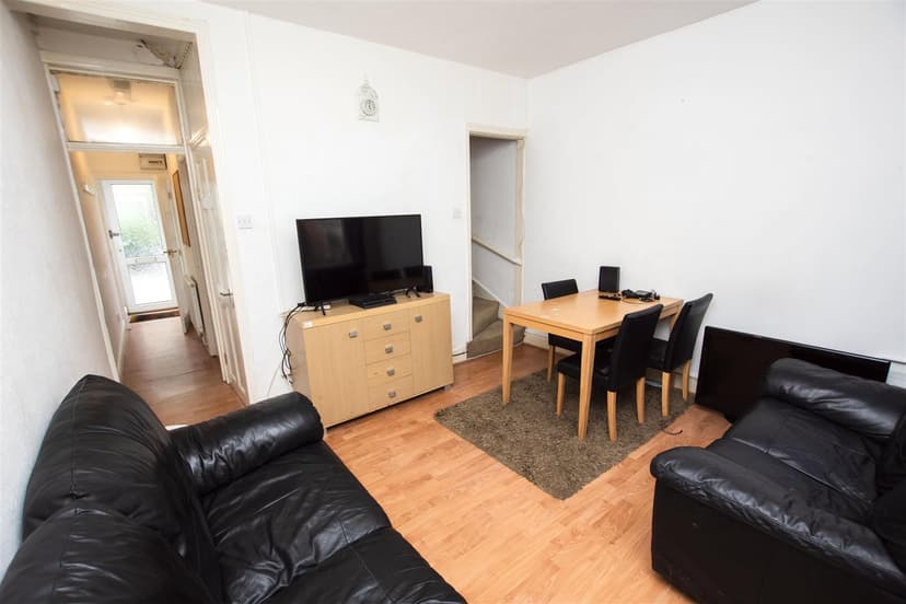 301, Tiverton Road - Image 10