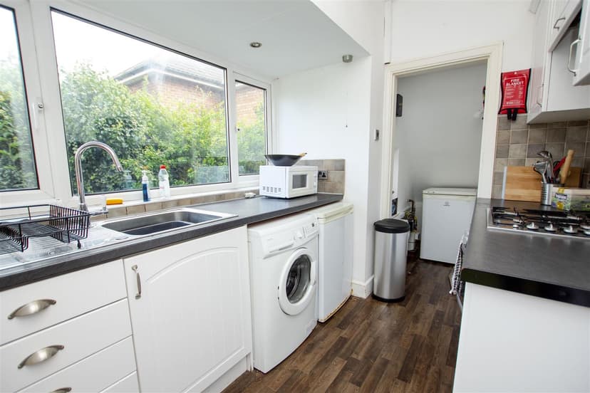 24, Tealby Grove - Image 8