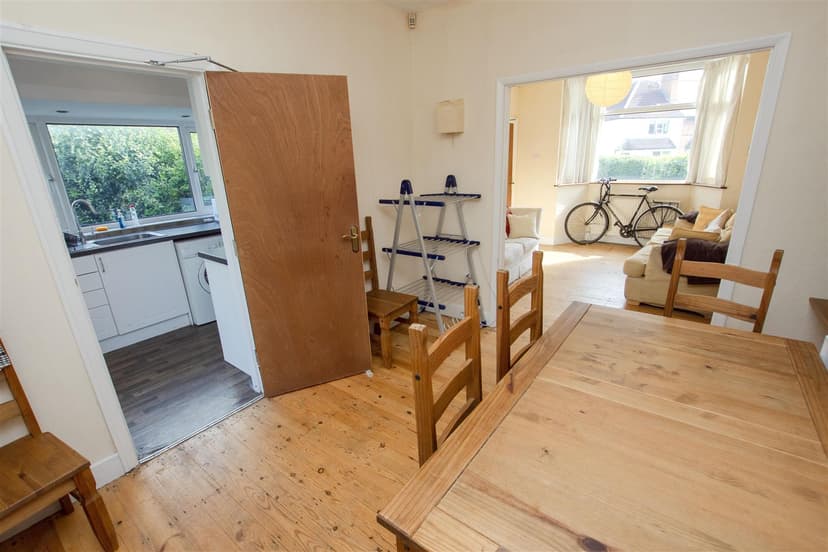 24, Tealby Grove - Image 6