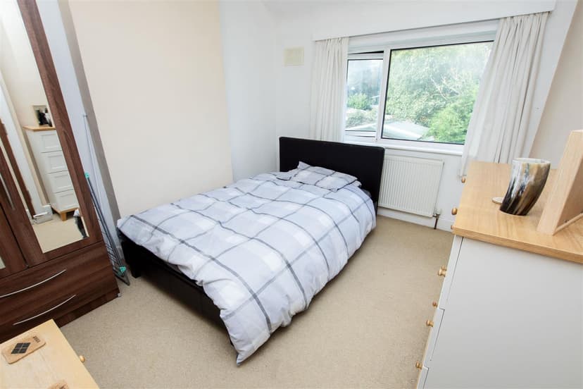 24, Tealby Grove - Image 3