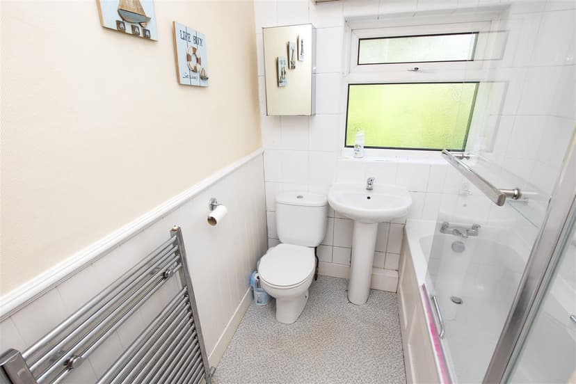 24, Tealby Grove - Image 2