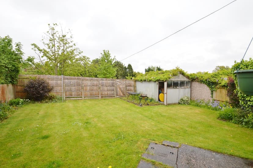 24, Tealby Grove - Image 1