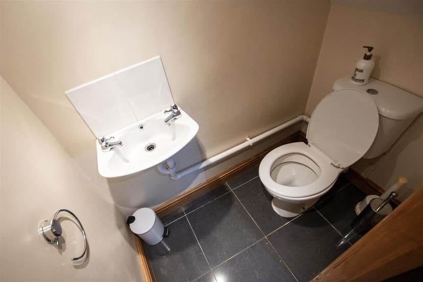 125, Tiverton Road - Image 3