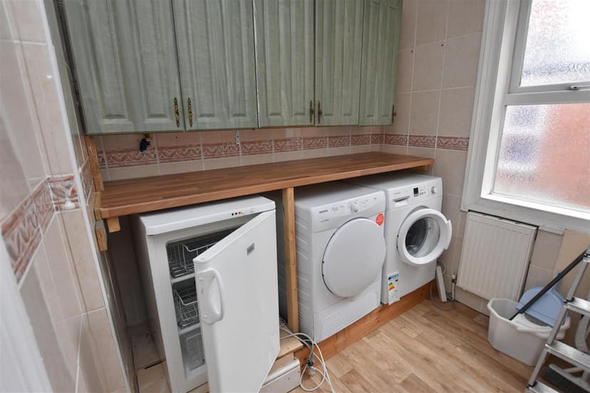 66, Station Road - Image 10