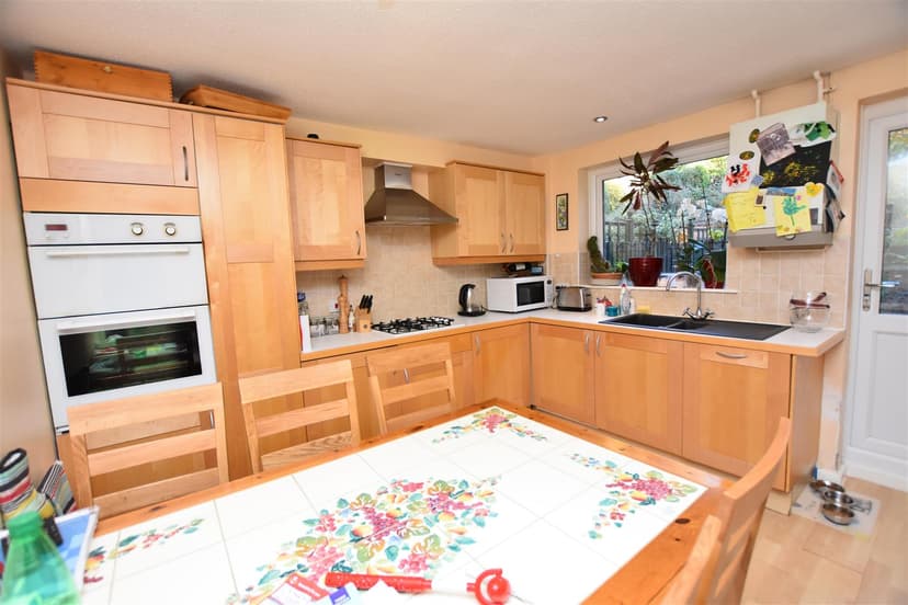 11, Kingfisher Way - Image 8