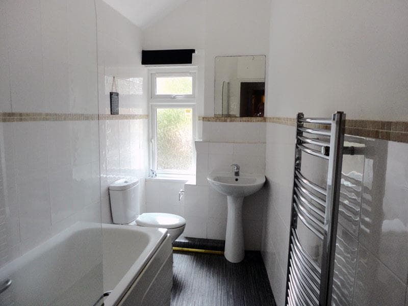 21, North Road - Image 3
