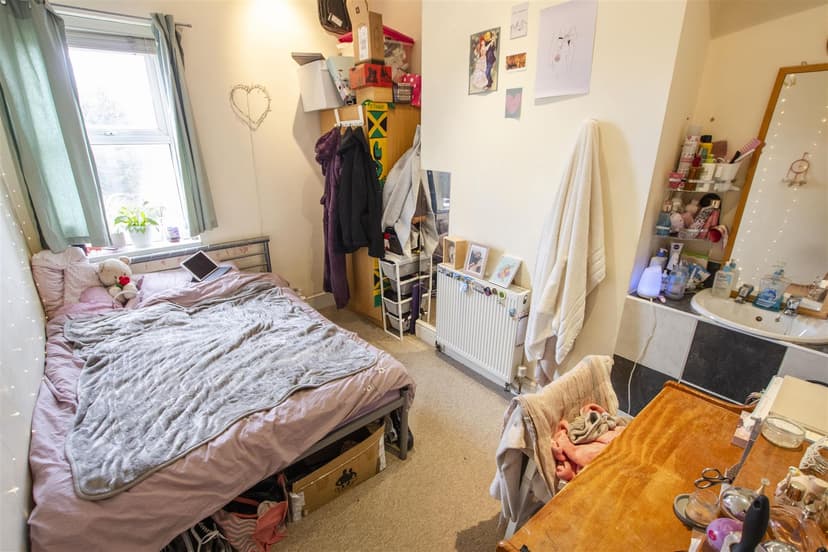 1, St. Edwards Road - Image 12