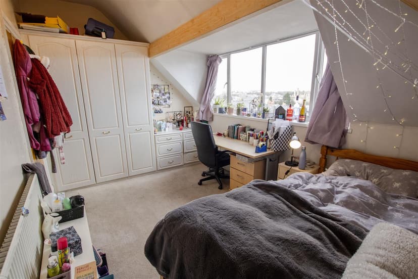 1, St. Edwards Road - Image 8